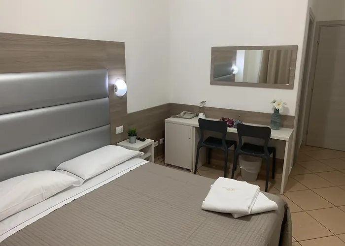 Siro Hotel 2*