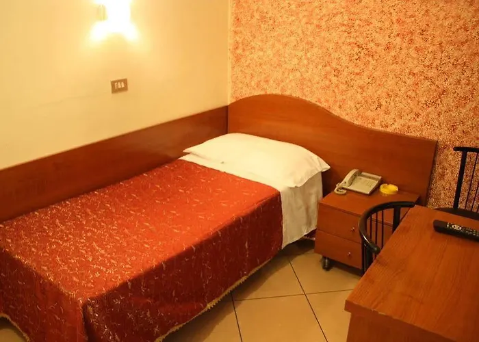 Siro Hotel 2*