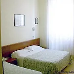 فندق Siro