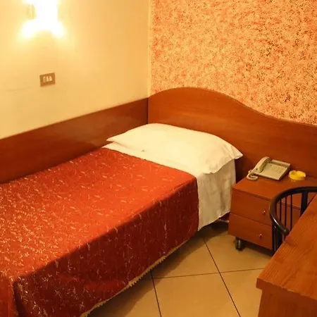 Siro Szálloda 2*